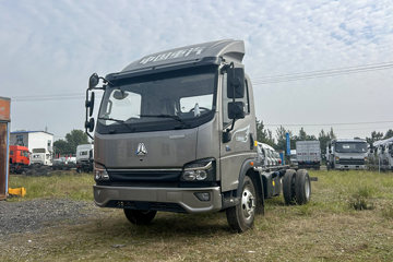 重汽HOWO悍将 2025款 2.3L柴油 148马力 中国重汽8档 4.15米单排仓栅式轻卡