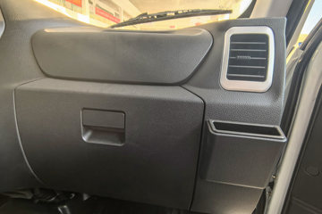 Զ�� ����F5E 2025�� 3.7�׵��Ŵ��綯��դʽ΢�� ��о62kWhͼƬ