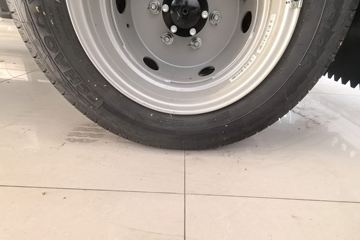 Զ�� ����F5E 2025�� 3.7�׵��Ŵ��綯��դʽ΢�� ��о62kWhͼƬ