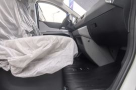 跨越星光&nbsp;电动封闭厢货驾驶室图片