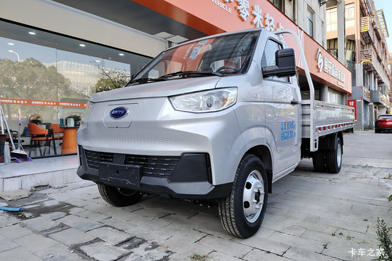 �������ó� ����X7С���� ������ Һɲ 3.815�׵��Ŵ��綯����΢�� ����62.98kWh