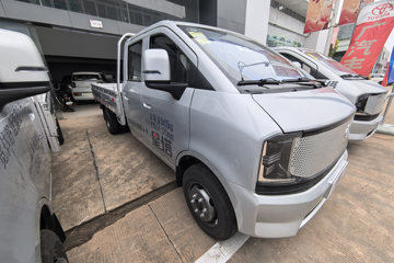 ������Խ ���� �콢�� 1.6L���� 120���� ������5�� Һɲ 3.05��˫������΢��ͼƬ