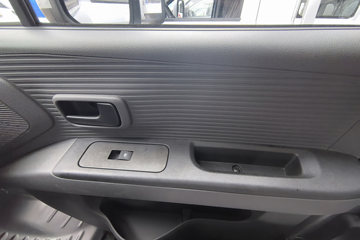 ������Խ ���� �콢�� 1.6L���� 120���� ������5�� Һɲ 3.05��˫������΢��ͼƬ