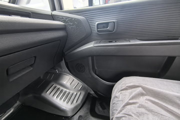 ������Խ ���� �콢�� 1.6L���� 120���� ������5�� Һɲ 3.05��˫������΢��ͼƬ