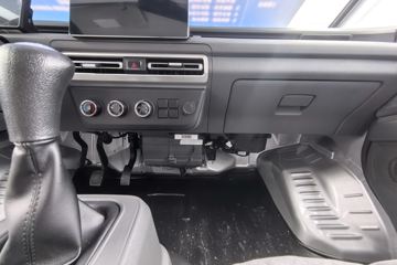 ������Խ ���� �콢�� 1.6L���� 120���� ������5�� Һɲ 3.05��˫������΢��ͼƬ