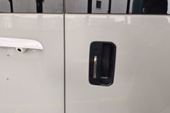 南京金龙创维鸿途 13座超高顶纯电动轻客 100.9kWh