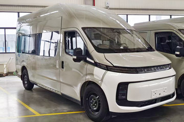 南京金龙创维鸿途 13座超高顶纯电动轻客 100.9kWh