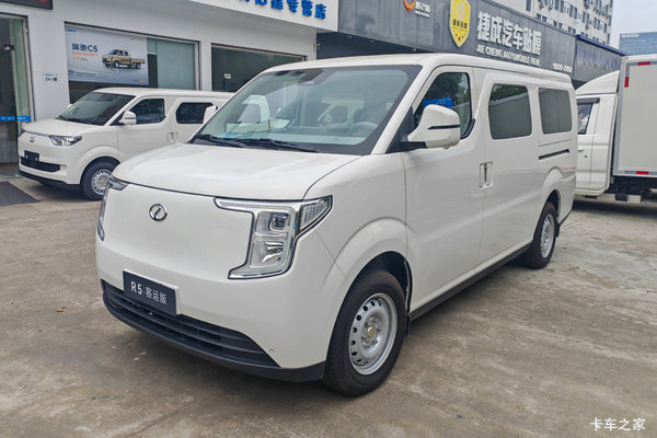 瑞驰R5客运版 2025款 智行超充版先锋型Ⅱ 6座  纯电动轻客 宁德时代52.16kWh