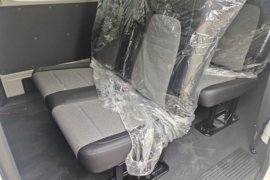 R5客运版&nbsp;电动封闭厢货货厢图片