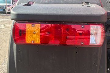 ���J6P ����� 13.2L LNG 530���� 6X4 һ�����12�� �߶� ǣ����ͼƬ