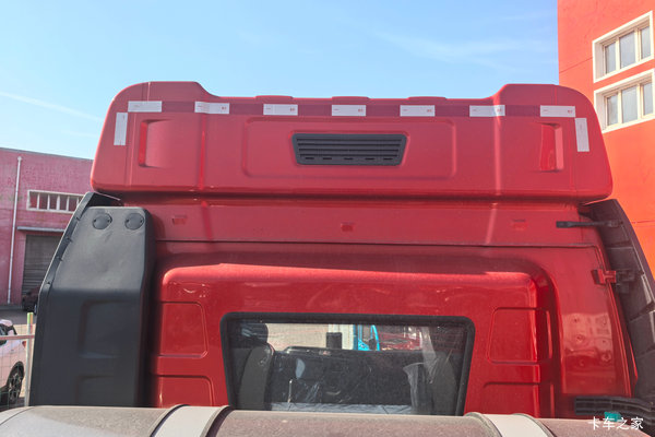 一汽解放 新J6P重卡 领航版2.0 460马力 6X4牵引车(国六)(CA4250P66K25T1E6)