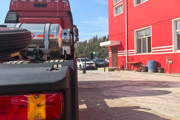 ���J6P ����� 13.2L LNG 530���� 6X4 һ�����12�� �߶� ǣ����ͼƬ