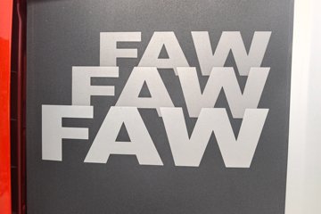 ���J6P ����� 13.2L LNG 530���� 6X4 һ�����12�� �߶� ǣ����ͼƬ