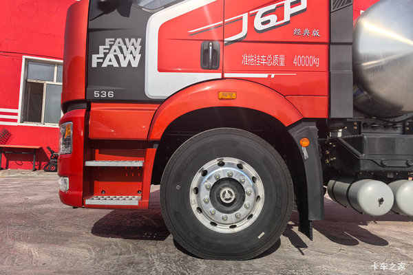 一汽解放 J6P 经典版 480马力 6X4 牵引车
