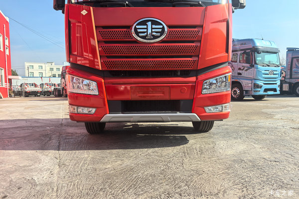 一汽解放 J6P 经典版 480马力 6X4 牵引车