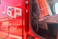 解放J6P 经典版 13.2L LNG 530马力 6X4 一汽解放12档 高顶 牵引车 解放J6P 经典版 13.2L LNG 530马力 6X4 一汽解放12档 高顶 牵引车