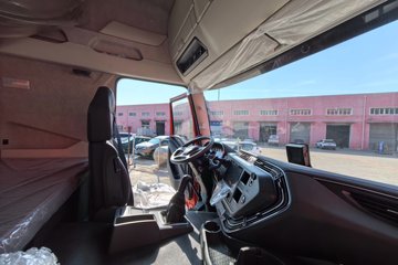 ���J6P ����� 13.2L LNG 530���� 6X4 һ�����12�� �߶� ǣ����ͼƬ