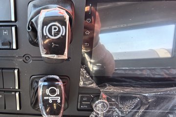 ���J6P ����� 13.2L LNG 530���� 6X4 һ�����12�� �߶� ǣ����ͼƬ