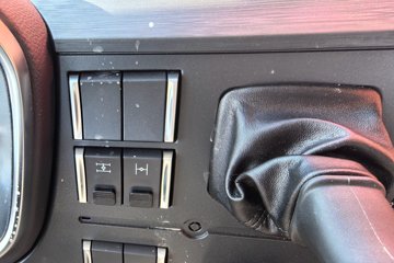 ���J6P ����� 13.2L LNG 530���� 6X4 һ�����12�� �߶� ǣ����ͼƬ