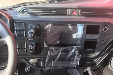 ���J6P ����� 13.2L LNG 530���� 6X4 һ�����12�� �߶� ǣ����ͼƬ