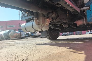 ���J6P ����� 13.2L LNG 530���� 6X4 һ�����12�� �߶� ǣ����ͼƬ