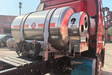 ���J6P ����� 13.2L LNG 530���� 6X4 һ�����12�� �߶� ǣ����ͼƬ