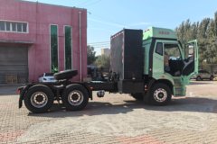 一汽解放 J6P 6X4 纯电动牵引车465.99kWh