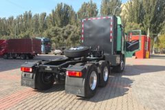 一汽解放 J6P 6X4 纯电动牵引车465.99kWh