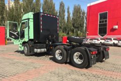 一汽解放 J6P 6X4 纯电动牵引车465.99kWh