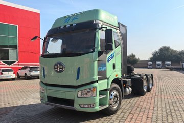 一汽解放 J6P 6X4 纯电动牵引车465.99kWh