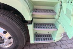 一汽解放 J6P 6X4 纯电动牵引车465.99kWh