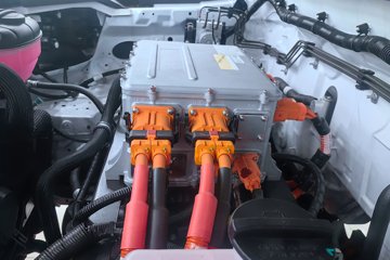 ���� �󽫾�EV 2025�� ��׼�� ���� ����˫��Ƥ�� ����ʱ��88kWhͼƬ
