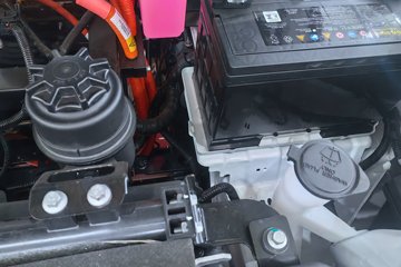 ���� �󽫾�EV 2025�� ��׼�� ���� ����˫��Ƥ�� ����ʱ��88kWhͼƬ