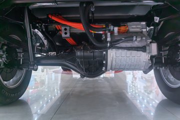 ���� �󽫾�EV 2025�� ��׼�� ���� ����˫��Ƥ�� ����ʱ��88kWhͼƬ