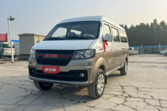 SRM鑫源 新海狮X30L 2025款 冠军版 1.5L汽油 110马力 6座 中央空调 轻客