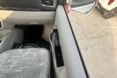 SRM鑫源 新海狮X30L 2025款 冠军版 1.5L汽油 110马力 6座 中央空调 轻客