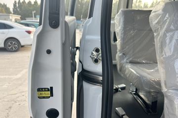 SRM��Դ �º�ʨX30L 2025�� �ھ��� 1.5L���� 110���� 6�� ����յ� ���ͼƬ