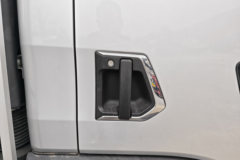 中国重汽HOWO 悍将PRO 180马力 4.15米单排仓栅式轻卡(重汽10档)