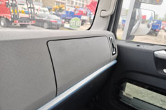 中国重汽HOWO 悍将PRO 180马力 4.15米单排仓栅式轻卡(重汽10档)