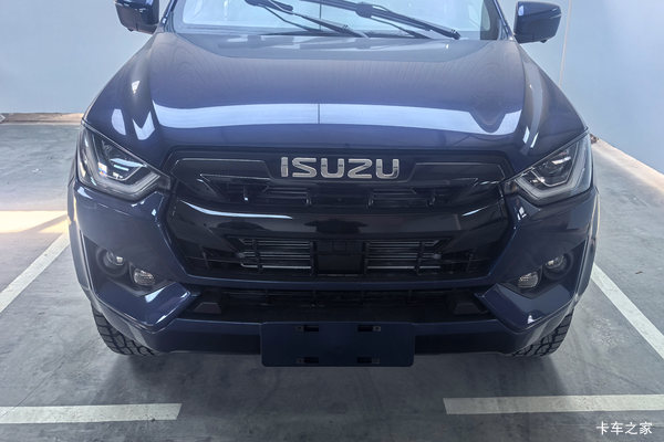 庆铃五十铃T30 标准版 3.0T柴油 143马力 手动两驱 标轴双排皮卡