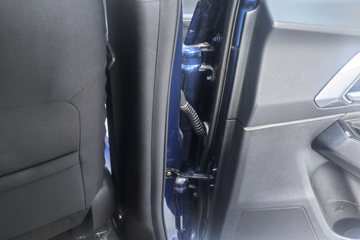 ���� ��ʮ��T30̽�ռ� 2024�� ������ 3.0T���� 143���� ���� �Զ�˫��Ƥ��ͼƬ