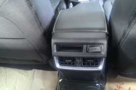 五十铃T30探险家&nbsp;皮卡驾驶室                                               图片