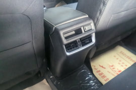 五十铃T30探险家&nbsp;皮卡驾驶室                                               图片