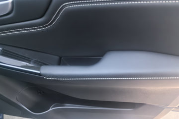 ���� ��ʮ��T30̽�ռ� 2024�� ������ 3.0T���� 143���� ���� �Զ�˫��Ƥ��ͼƬ