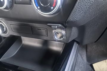 ���� ��ʮ��T30̽�ռ� 2024�� ������ 3.0T���� 143���� ���� �Զ�˫��Ƥ��ͼƬ