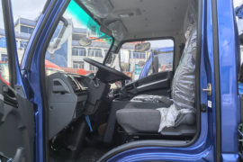 勇士M1&nbsp;自卸车驾驶室                                               图片