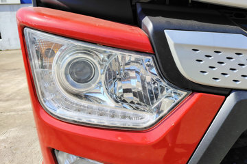 ŷ������ 4.5L���� 240���� 4X2 ��ʿ��8�� 9.8����ʽ�ػ���ͼƬ