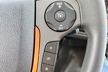 ŷ������ 4.5L���� 240���� 4X2 ��ʿ��8�� 9.8����ʽ�ػ���ͼƬ