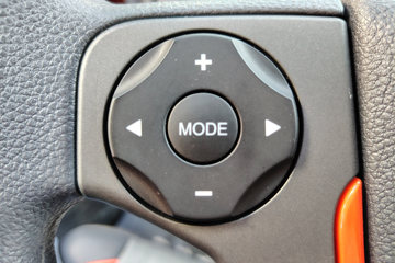 ŷ������ 4.5L���� 240���� 4X2 ��ʿ��8�� 9.8����ʽ�ػ���ͼƬ