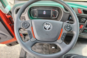 ŷ������ 4.5L���� 240���� 4X2 ��ʿ��8�� 9.8����ʽ�ػ���ͼƬ